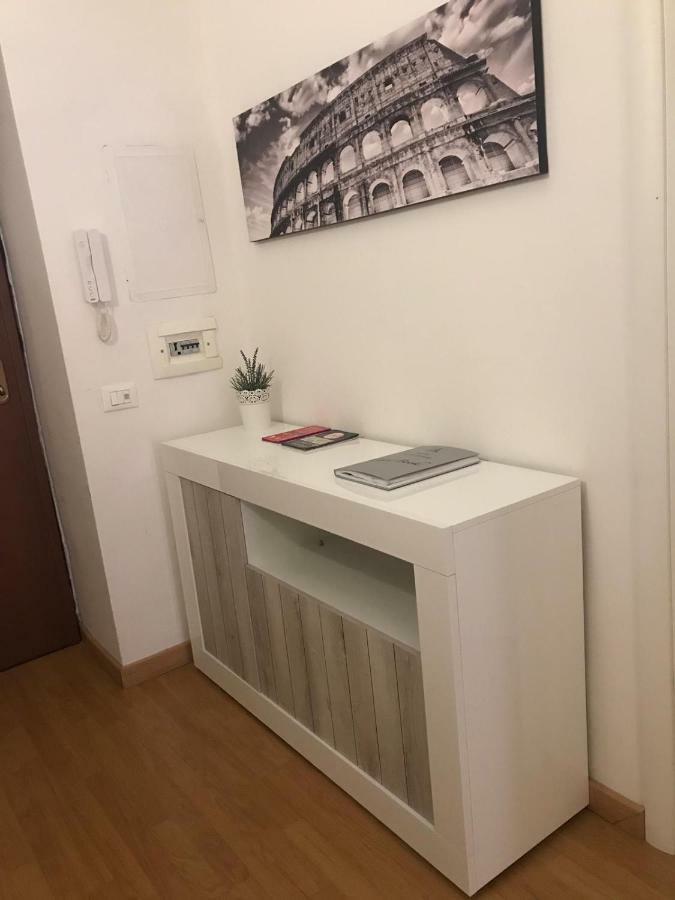 Anita * Rome